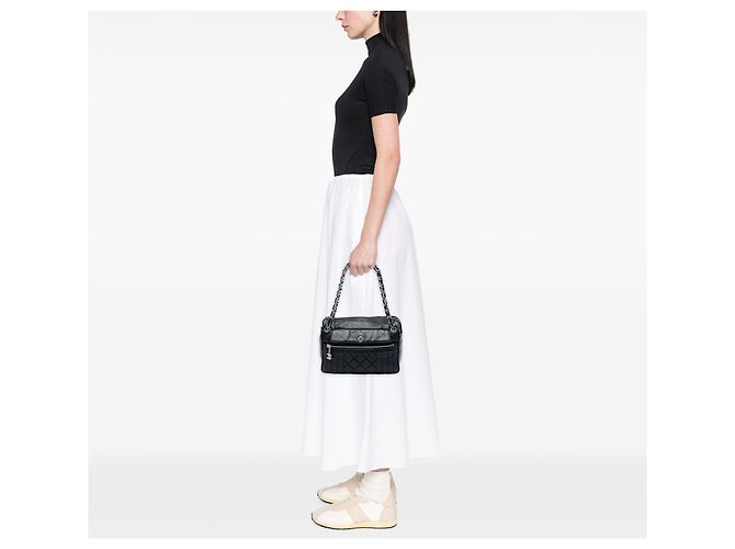 Borsa a tracolla Chanel 50s in pelle di vitello traforata nera Nero - vista 5
