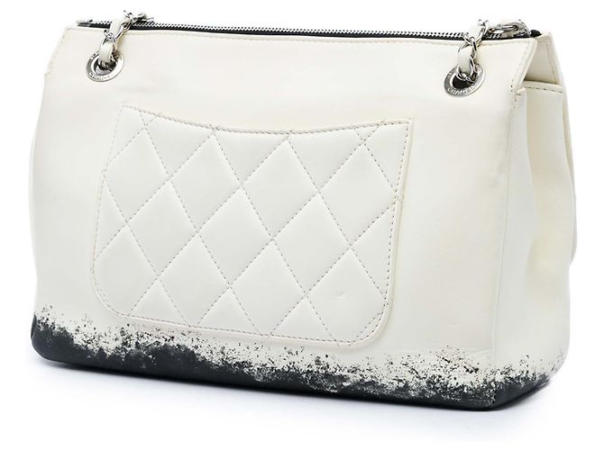 Chanel White Large Quilted Lambskin Blizzard Zip Top Flap Bianco Crudo - vista 2