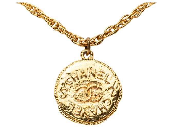 Collana con ciondolo a medaglione Chanel Gold CC placcato oro D'oro - vista 2