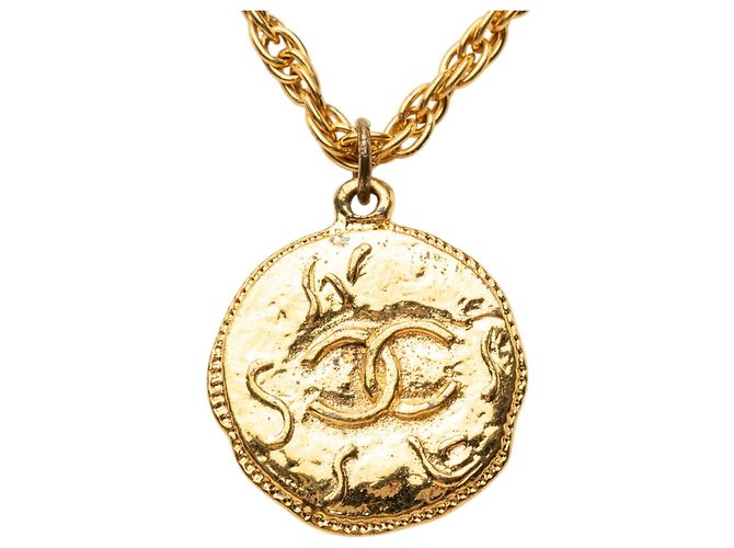 Collana con ciondolo a medaglione Chanel Gold CC placcato oro D'oro - vista 3