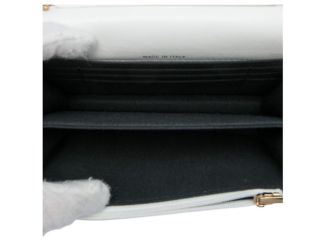 Clutch Chanel em pele de cordeiro acolchoada branca com Candy Chain Branco - vista 4