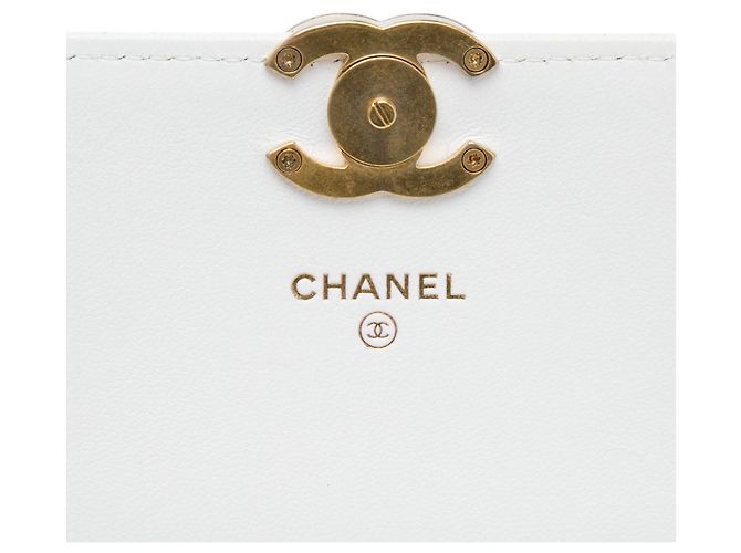 Clutch Chanel em pele de cordeiro acolchoada branca com Candy Chain Branco - vista 5