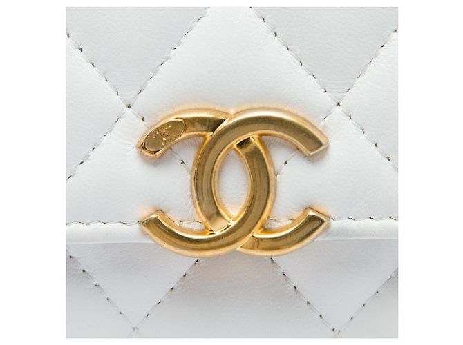 Clutch Chanel em pele de cordeiro acolchoada branca com Candy Chain Branco - vista 6