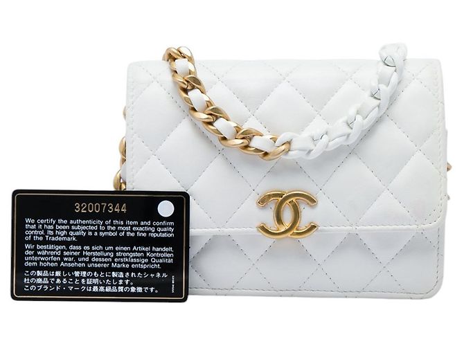 Clutch Chanel em pele de cordeiro acolchoada branca com Candy Chain Branco - vista 8