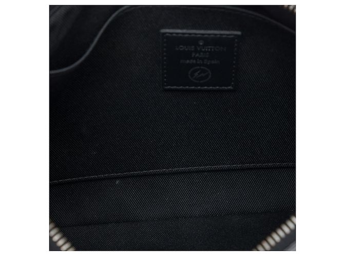 Custodia iPad Louis Vuitton Black Monogram Eclipse Flash Fragment Nero - vista 4