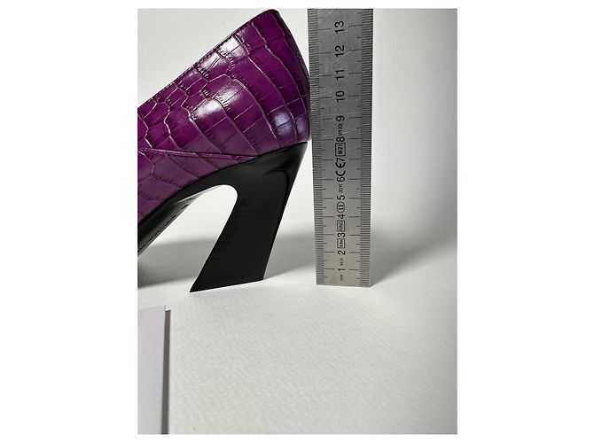 Bottega Veneta Lewis Pumps Krokodil-Optik Beetroot Größe 40 Lila - Ansicht 2