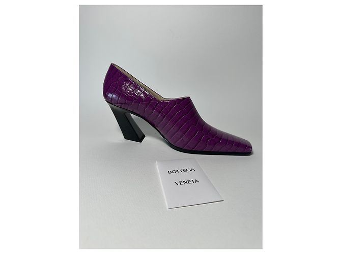 Bottega Veneta Lewis Pumps Krokodil-Optik Beetroot Größe 40 Lila - Ansicht 9