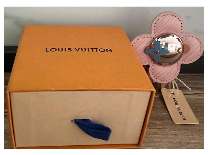 Portachiavi Louis Vuitton Flower in pelle Rosa - vista 3
