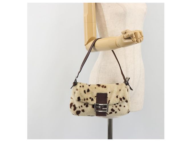 Sac à épaule FENDI Mamma Baguette en fourrure Ivory Silver Auth 197511SAM Argenté Écru - vue 27
