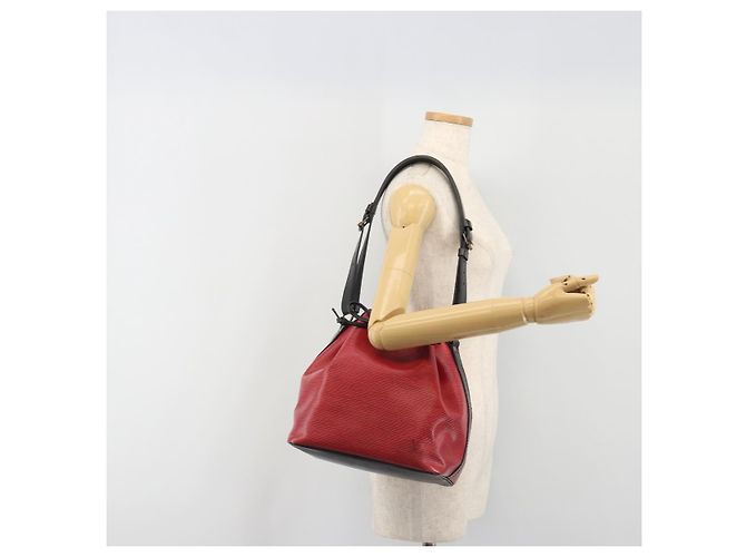 LOUIS VUITTON Epi Petit Noe Shoulder Bag Bicolor Black Red M44172 LV Auth ka5782 Nero Rosso - vista 22