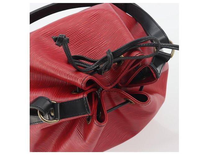 LOUIS VUITTON Epi Petit Noe Shoulder Bag Bicolor Black Red M44172 LV Auth ka5782 Nero Rosso - vista 6