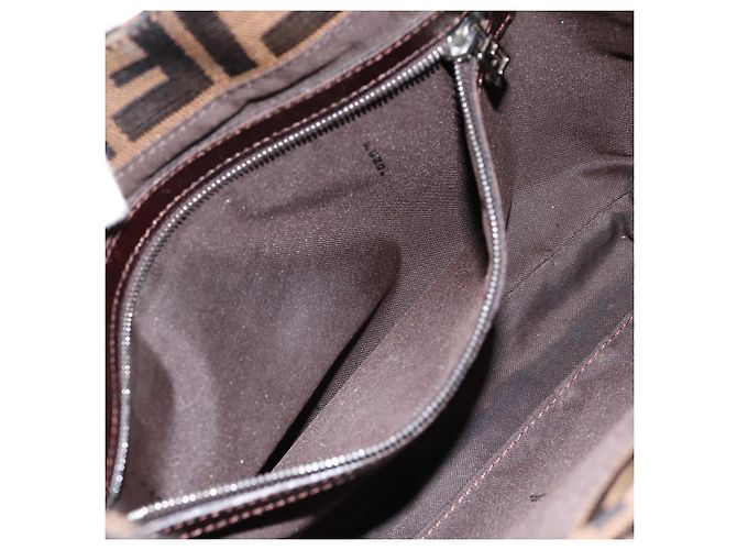 Borsa a tracolla FENDI Zucca Canvas Mamma Baguette Marrone Nero Auth 198708V - vista 21