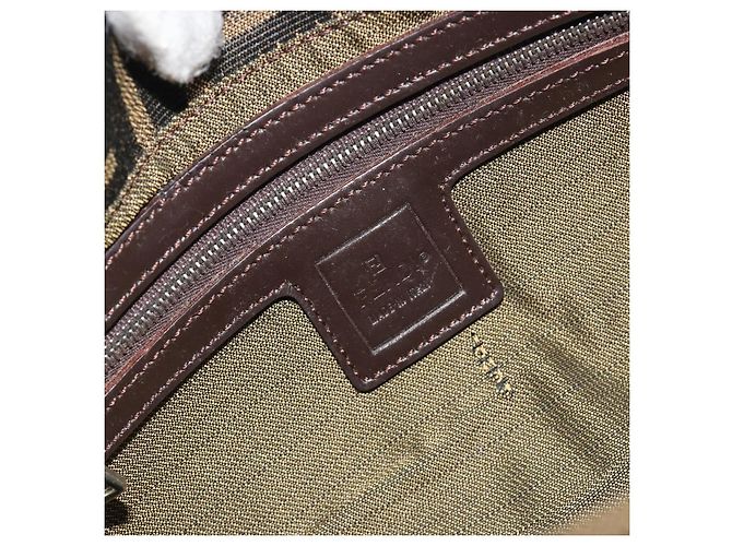 Borsa a tracolla FENDI Zucca Canvas Mamma Baguette Marrone Nero Auth am12413V - vista 20