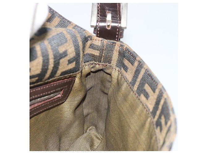 Borsa a tracolla FENDI Zucca Canvas Mamma Baguette Marrone Nero Auth am12413V - vista 21