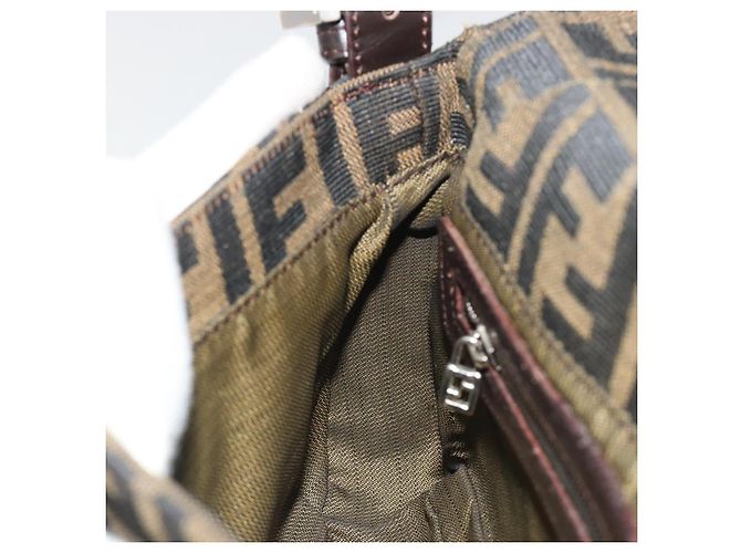 Borsa a tracolla FENDI Zucca Canvas Mamma Baguette Marrone Nero Auth am12413V - vista 22