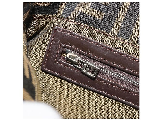 Borsa a tracolla FENDI Zucca Canvas Mamma Baguette Marrone Nero Auth am12413V - vista 23