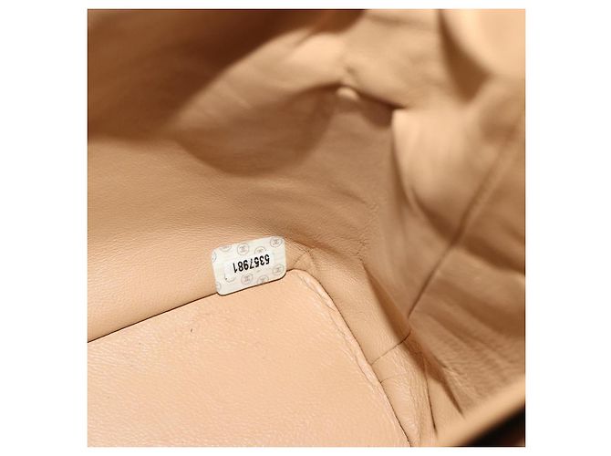 Borsa a tracolla CHANEL Matelasse con catena in pelle d'agnello Beige CC Auth 196671A - vista 12