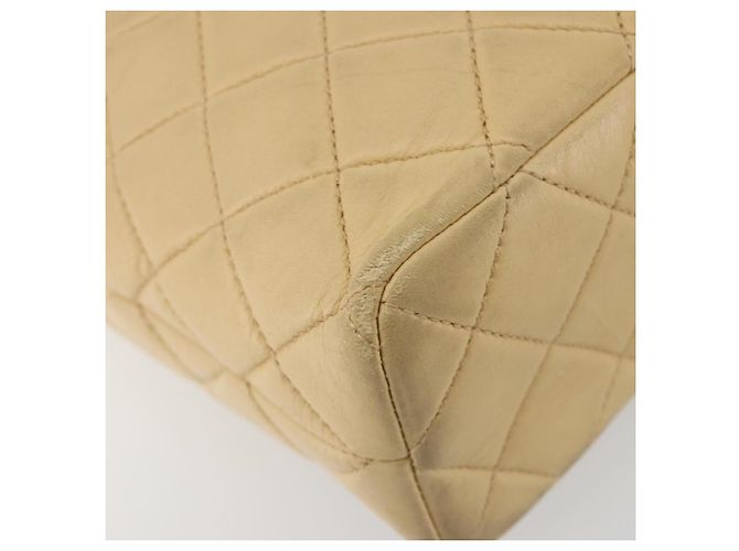 Borsa a tracolla CHANEL Matelasse con catena in pelle d'agnello Beige CC Auth 196671A - vista 15