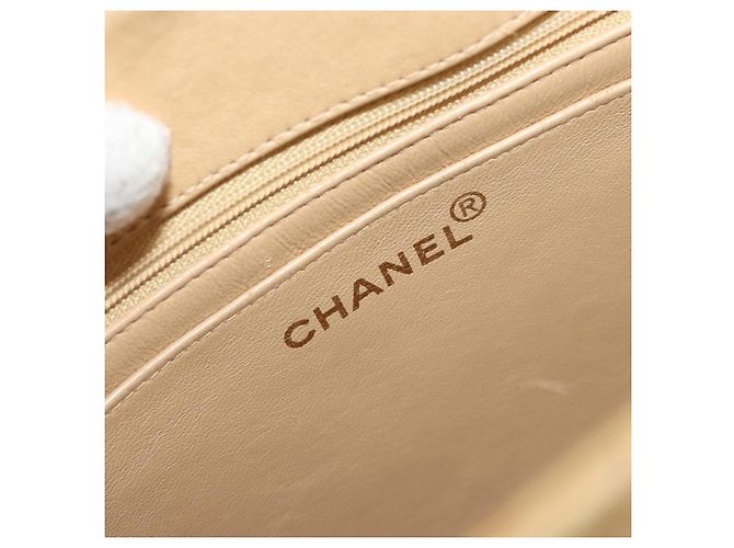 Borsa a tracolla CHANEL Matelasse con catena in pelle d'agnello Beige CC Auth 196671A - vista 18