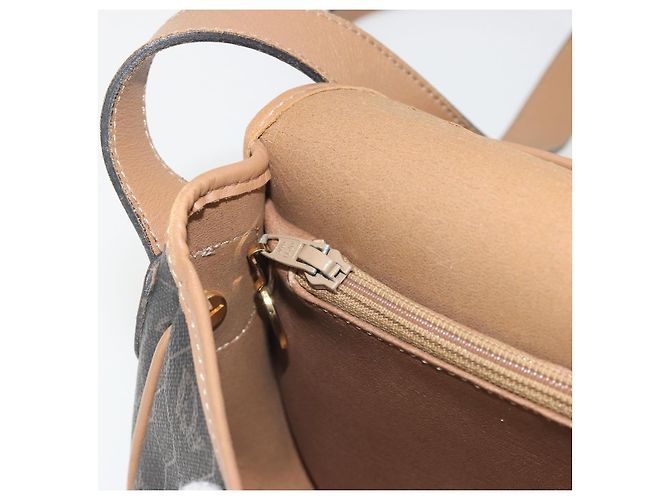 Sac à épaule Christian Dior Honeycomb PVC Leather Black Gold Tone Auth BA14833 Noir - vue 21