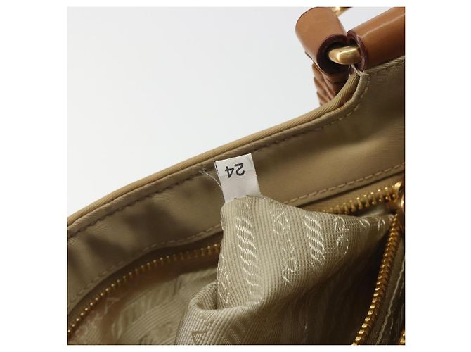 Bolso Tote PRADA Nylon Beige Gold Auth 195771V Dorado - vista 11