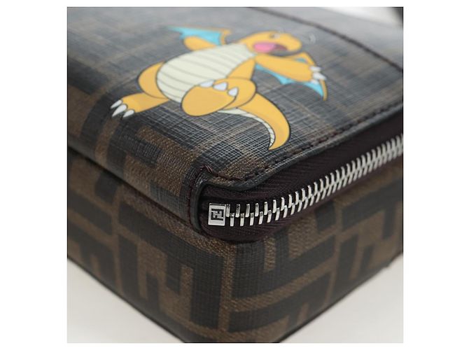 Borsa Camera 2 vie FENDI FENDIxFRGMTxPOKMON Zucca Canvas Dragonfly Auth 167506SM Marrone Nero - vista 16