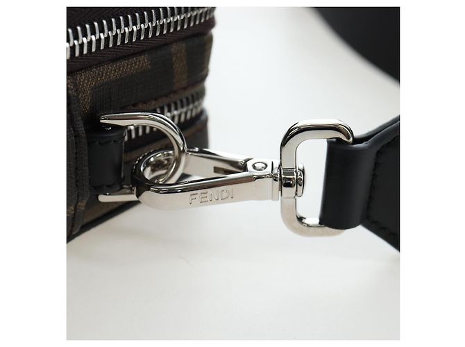 Borsa Camera 2 vie FENDI FENDIxFRGMTxPOKMON Zucca Canvas Dragonfly Auth 167506SM Marrone Nero - vista 19