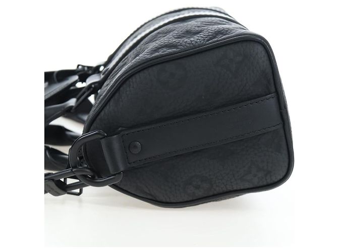 LOUIS VUITTON Monogram Taurillon Keepall Bandouliere 25 M20900 LV Auth BA14824SM Nero - vista 3