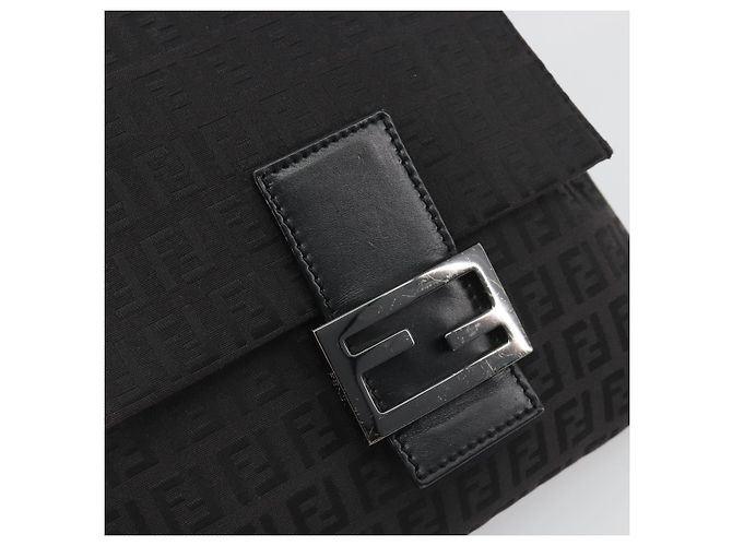 Borsa a tracolla FENDI Zucchino Canvas Mamma Baguette Nera Auth 198707A Nero - vista 18
