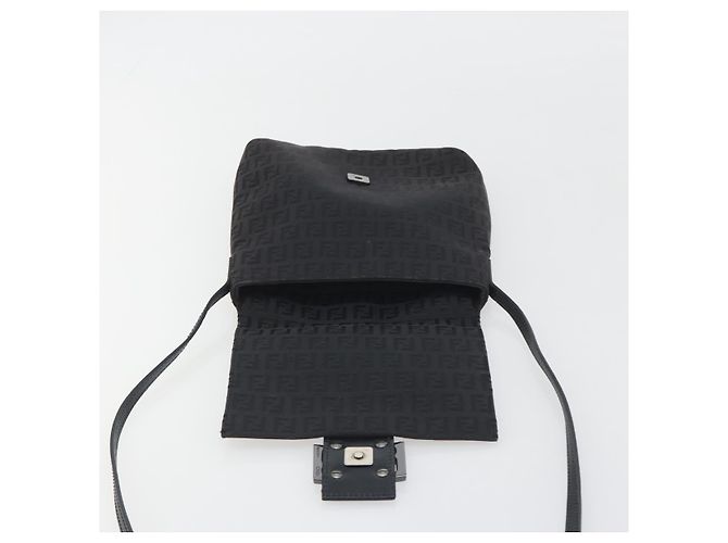 Borsa a tracolla FENDI Zucchino Canvas Mamma Baguette Nera Auth 198707A Nero - vista 19