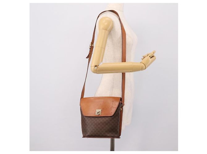 16 Céline Borsa a tracolla CELINE Macadam Canvas PVC Leather Brown Gold Auth mr2861 Marrone D'oro - vista 24