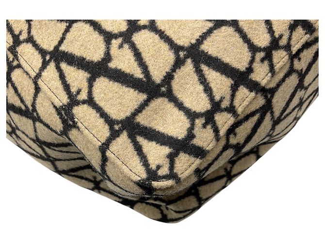 Valentino Garavani Valentino Beige / Black VLogo Reversible Large Tote Handbag - view 11