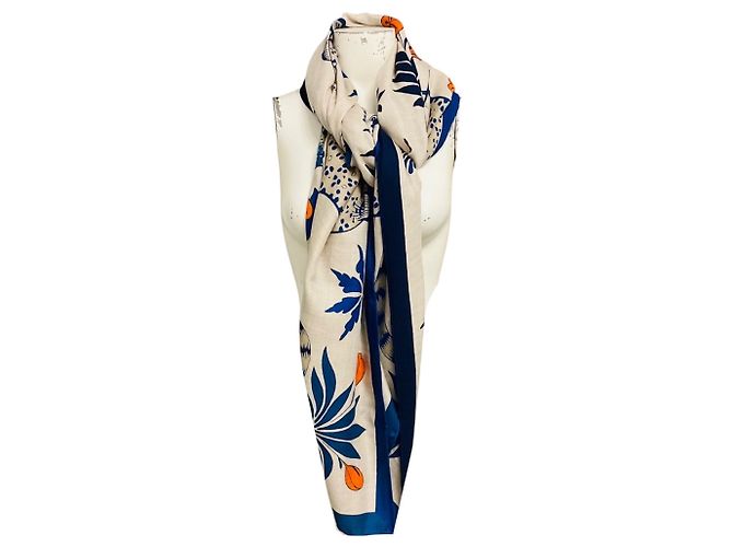 Hermès Hermes Natural / Blue / Orange Les Leopards Large Cashmere and Silk Scarf Multicolore - vista 4