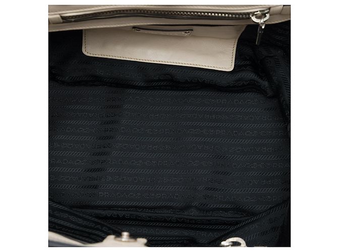 Borsa Tote convertibile Prada in vitello morbido bianca Bianco - vista 4