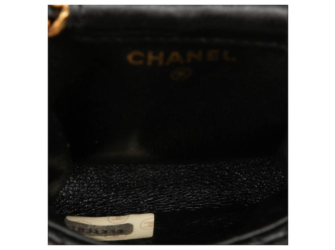Borsa a tracolla Chanel Micro in pelle d'agnello matelassé nera con patta singola Nero - vista 4