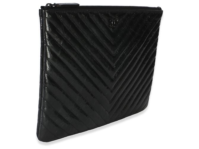 Gabrielle Chanel Black Crinkled Patent Calfskin Chevron Medium O Case Nero - vista 4