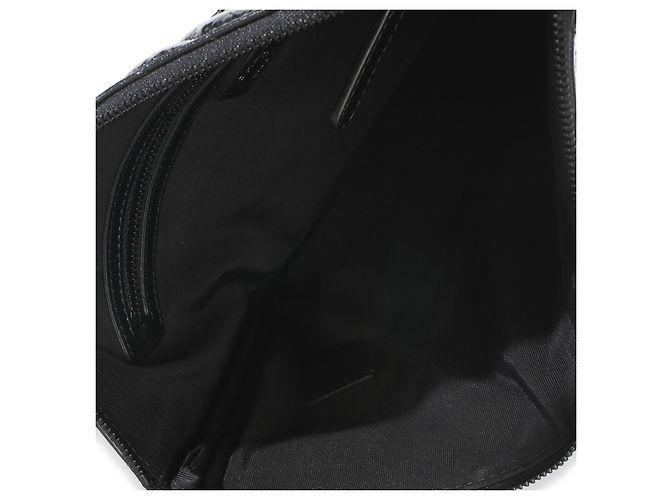 Gabrielle Chanel Black Crinkled Patent Calfskin Chevron Medium O Case Nero - vista 5