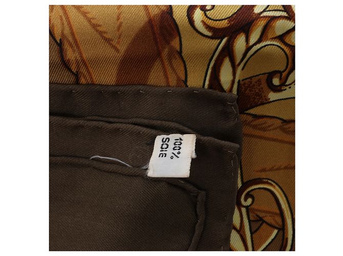 Hermès Carré 90 "Lift Profile" Seidentuch in Khaki Braun - Ansicht 2