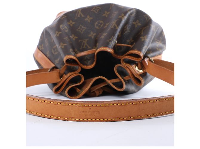 Borsa a tracolla Louis Vuitton Noe Monogram Canvas in marrone M42224 - vista 10