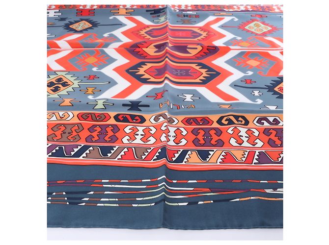 Hermès Carré 90 "KILIM" Seidentuch in Grau x Rot Braun - Ansicht 5