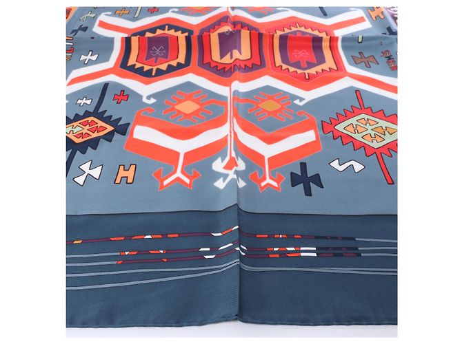 Hermès Carré 90 "KILIM" Seidentuch in Grau x Rot Braun - Ansicht 6