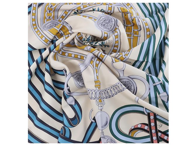 Hermès Carré 90 "Grand Tralala" Seidentuch in Beige x Blue - Ansicht 15