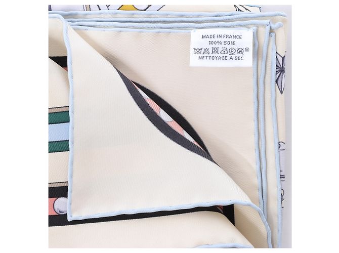 Hermès Carré 90 "Grand Tralala" Seidentuch in Beige x Blue - Ansicht 4