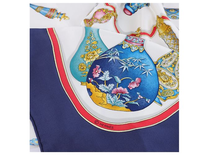 Hermès Carré 90 "Qu'importe le Flacon"
Foulard in seta Navy x White Blu navy - vista 12