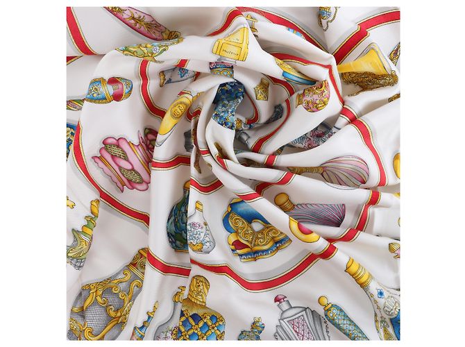 Hermès Carré 90 "Qu'importe le Flacon"
Foulard in seta Navy x White Blu navy - vista 14