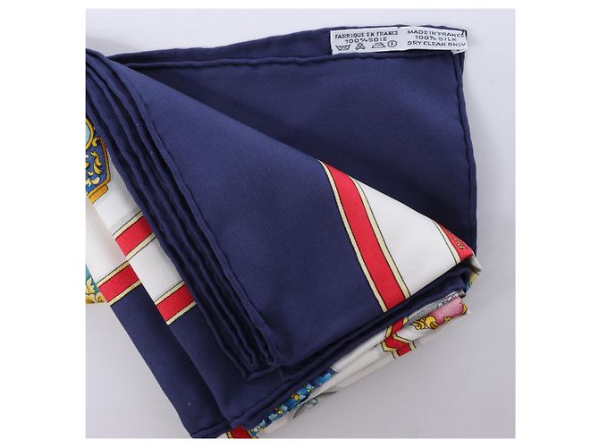 Hermès Carré 90 "Qu'importe le Flacon"
Foulard in seta Navy x White Blu navy - vista 15
