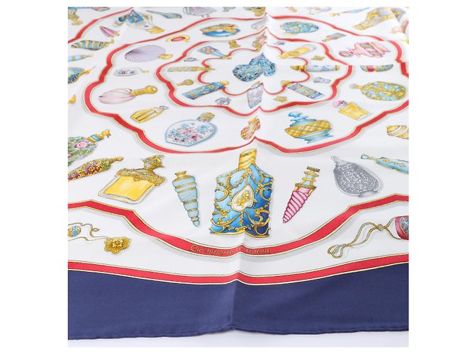 Hermès Carré 90 "Qu'importe le Flacon"
Foulard in seta Navy x White Blu navy - vista 8