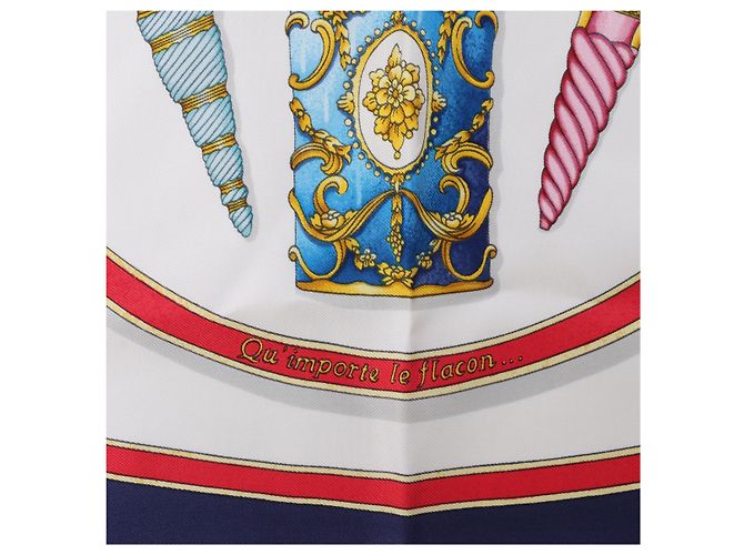 Hermès Carré 90 "Qu'importe le Flacon"
Foulard in seta Navy x White Blu navy - vista 9