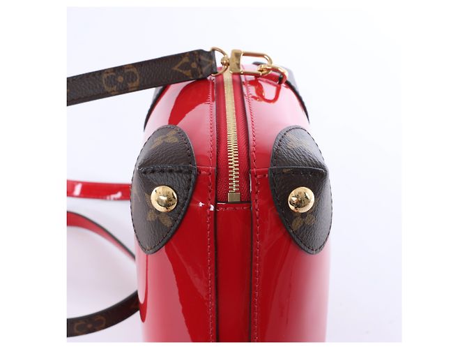 Borsa a tracolla Louis Vuitton Venice Miroir Vernis Leather in rosso M52473 - vista 9