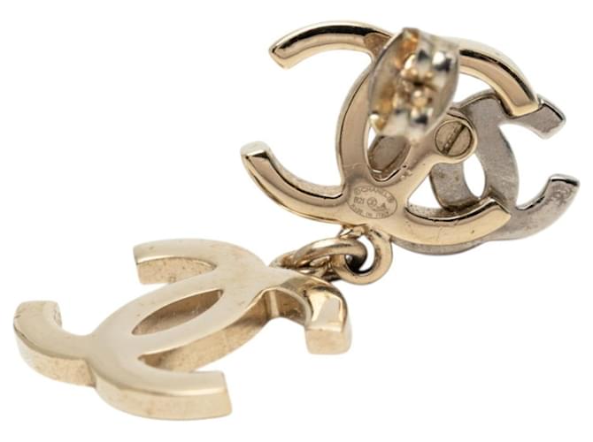 Orecchini a bottone Chanel Coco Mark D'oro - vista 3